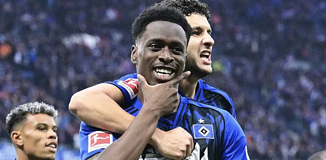 Lokonga trefzeker, Bayern en Dortmund onder druk gezet