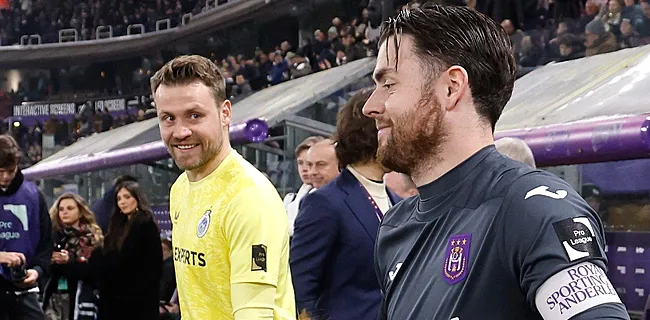'Keepersgevecht barst los: Anderlecht en Club neus aan neus'