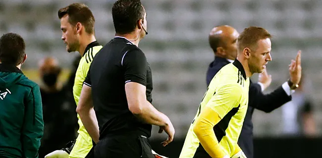 Martinez verklaart vreemde wissel Mignolet-Sels