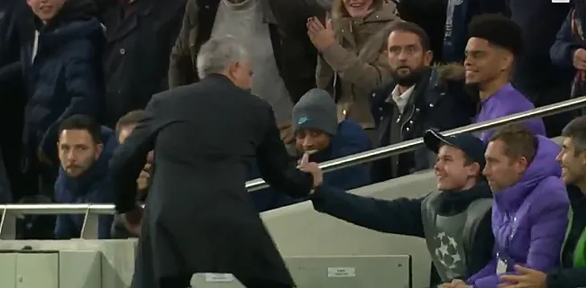 Prachtig! Mourinho bedankt ballenjongen voor... assist 🎥