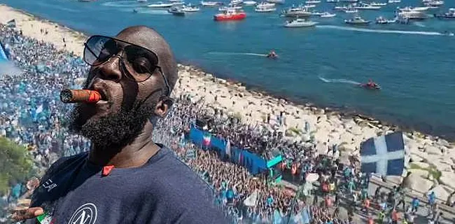 Zo vierde Lukaku de titel: met de paus en dikke sigaar