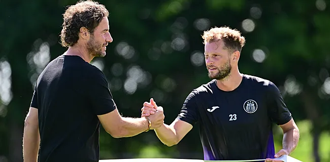 'Anderlecht pusht overbodig duo hardhandig richting exit'