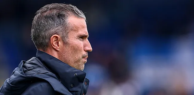 Drastische beslissing Rigaux: Van Persie op straat gezet
