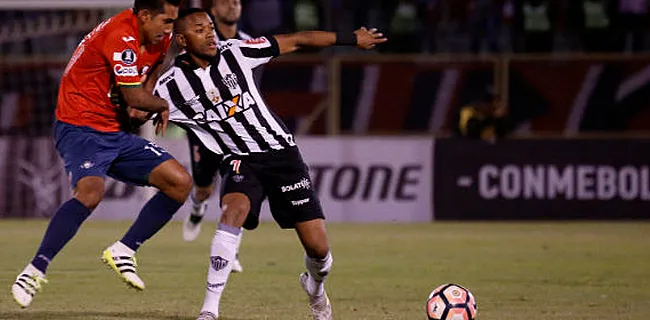 VIDEO: Robinho verzint nieuwe truc ... de drol