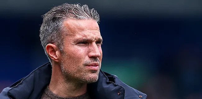 Rigaux zet Van Persie het mes op de keel: 'Meteen buiten'