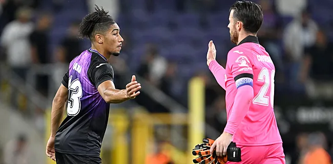 Anderlecht moet dokken: spelers passeren langs de kassa