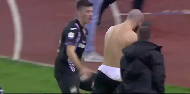 VIDEO: Spits maakt gelijk in 99ste minuut en verliest onderbroek bijna