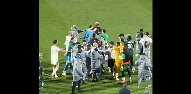 Waanzinnige beelden: massale knokpartij na Algerije-Nigeria