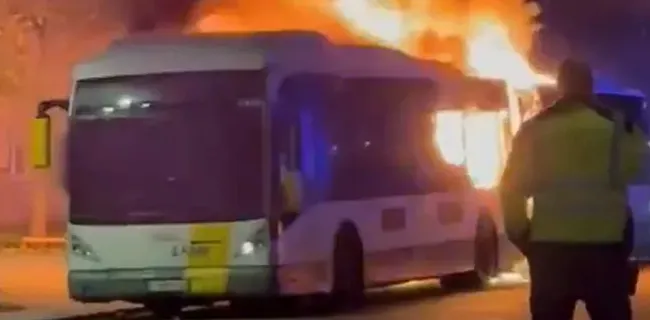 Tragedie net vermeden: bus met Barça-fans in vlammen op