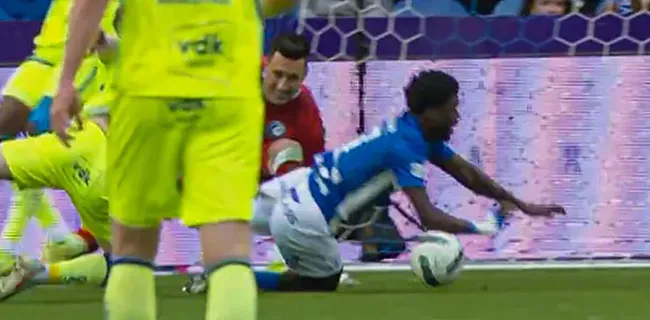 Ex-ref velt oordeel over afgekeurde goal/penalty Genk