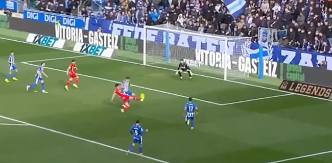 Vazquez wéér doeltreffend, nieuwe uitschuiver Ajax