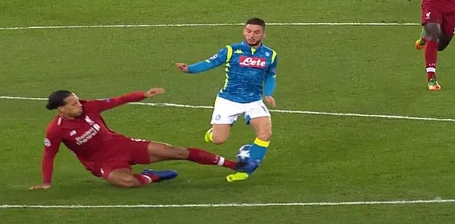 OW! Mertens ontsnapt aan blessure na stevige tackle Van Dijk (🎥)