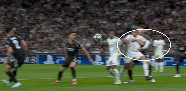 Kijkers Real-Arsenal vervloeken VAR: 