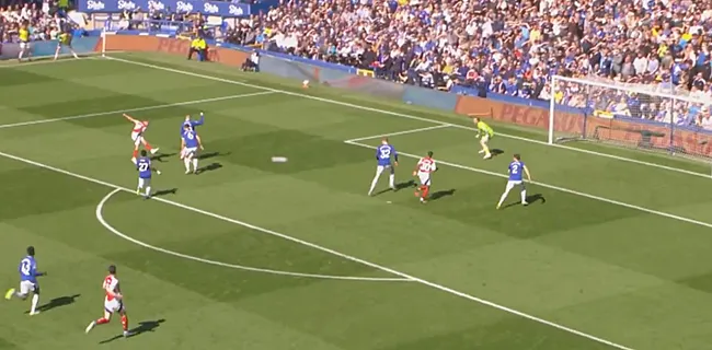 Ondanks puike goal Trossard: Arsenal verbrodt laatste titelhoop