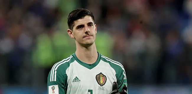Courtois snoeihard voor Fransen én ref: 