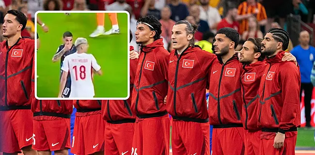 Wat een afgang! Turkije sneuvelt op WK ondanks bizar rood