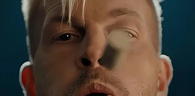 Ruben Van Gucht duikt in pikant avontuur met blonde BV