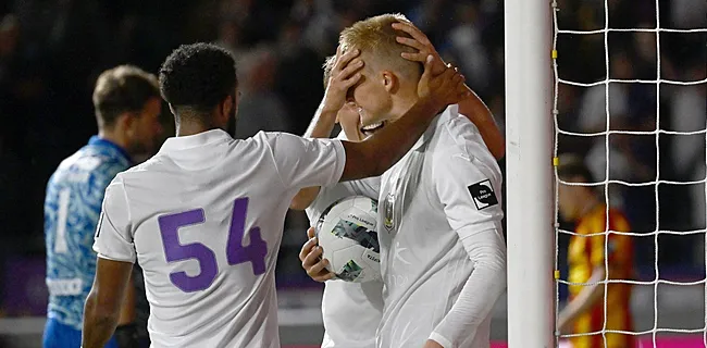 Anderlecht bibbert weer, maar eert Van Himst toch met zege