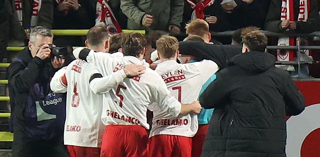 Kerk bejubelt Antwerp-ploegmaat: 