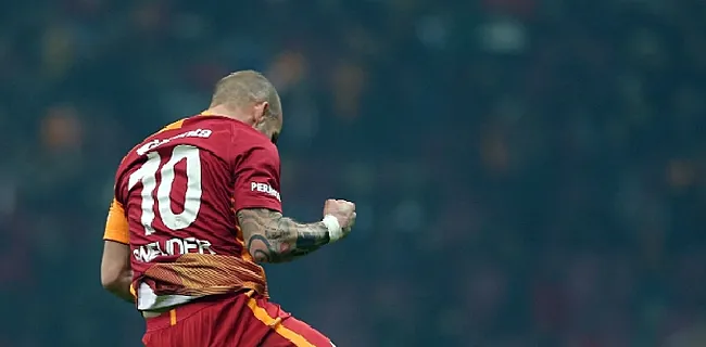 'Sneijder choqueert met bizarre terugkeer'