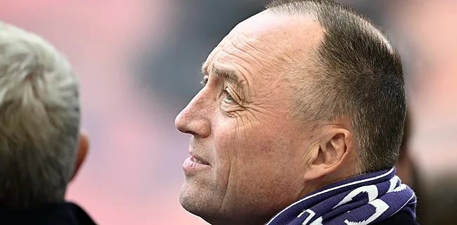 Sfeer wordt grimmig: Vandenhaute omsingeld door boze fans