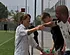Kompany ontroert Duitsland met héél bijzonder bezoek