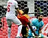 Lukaku zorgt meteen voor discussie: rood of penalty?