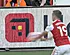 Trossard veroorzaakt relletje: "He throws it at my balls"