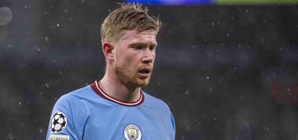 Il Manchester City dà il calcio d’inizio al rivale De Bruyne