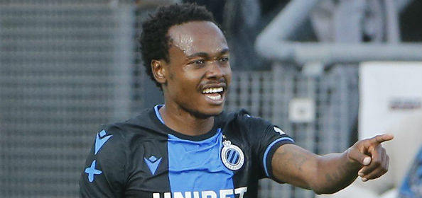 Club's Percy Tau and Anderlecht's Derrick Luckassen fight for the