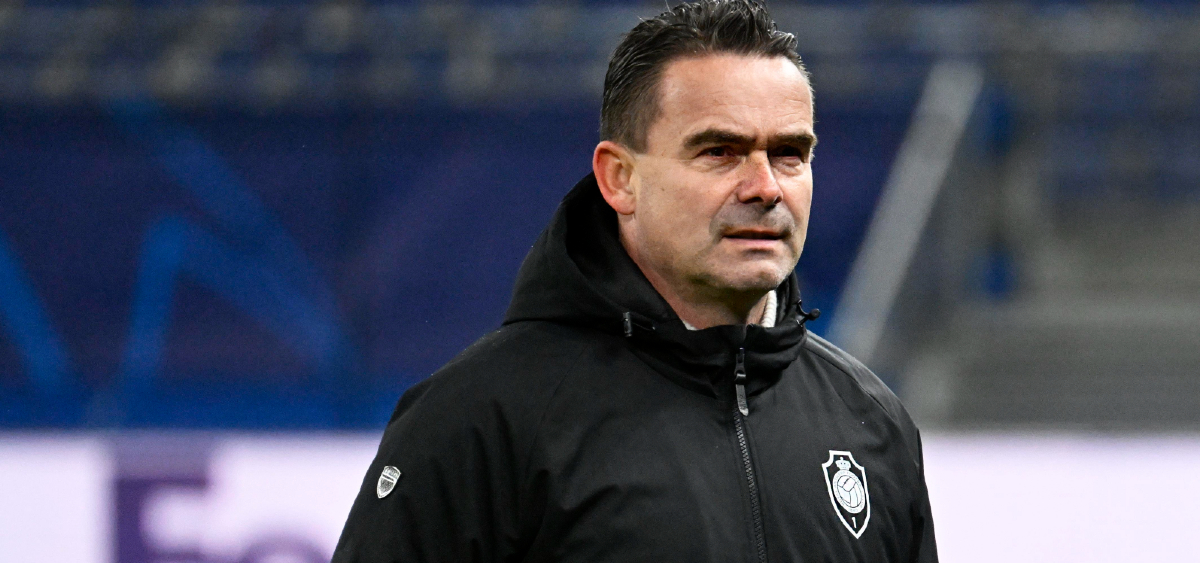 Transfer Drama: Overmars on the String all’Anversa Club